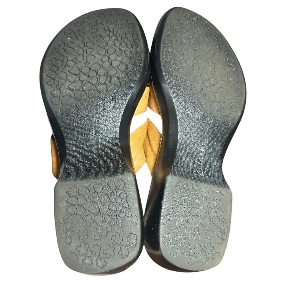 Clarks Women's Leather Sandals 7.5 Comfortable Cross-Strap Sandals with Flower